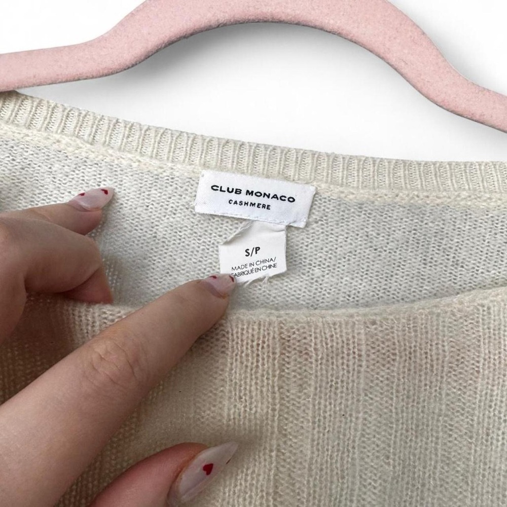 Club Monaco 100% Cashmere Cream Crew Neck Sweater Size Small Soft Minimalist - Picture 2 of 5